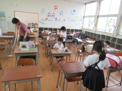 帰りの時間を待つ子どもたち