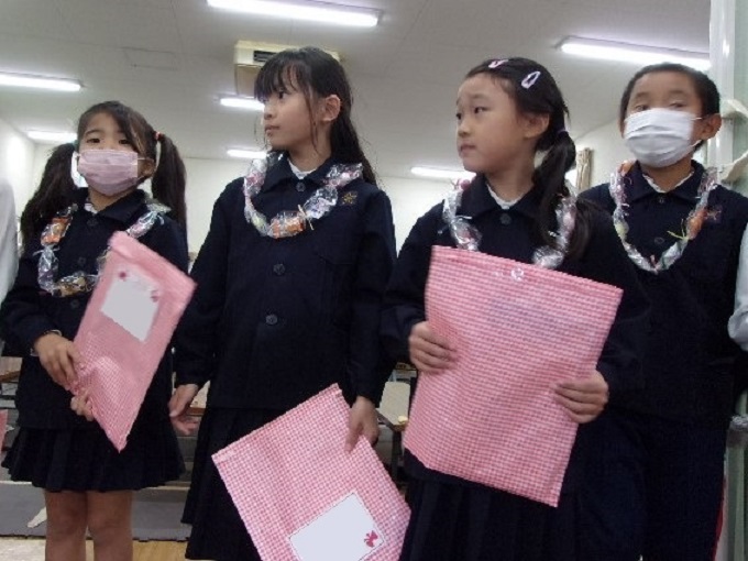 誕生日の子どもたち